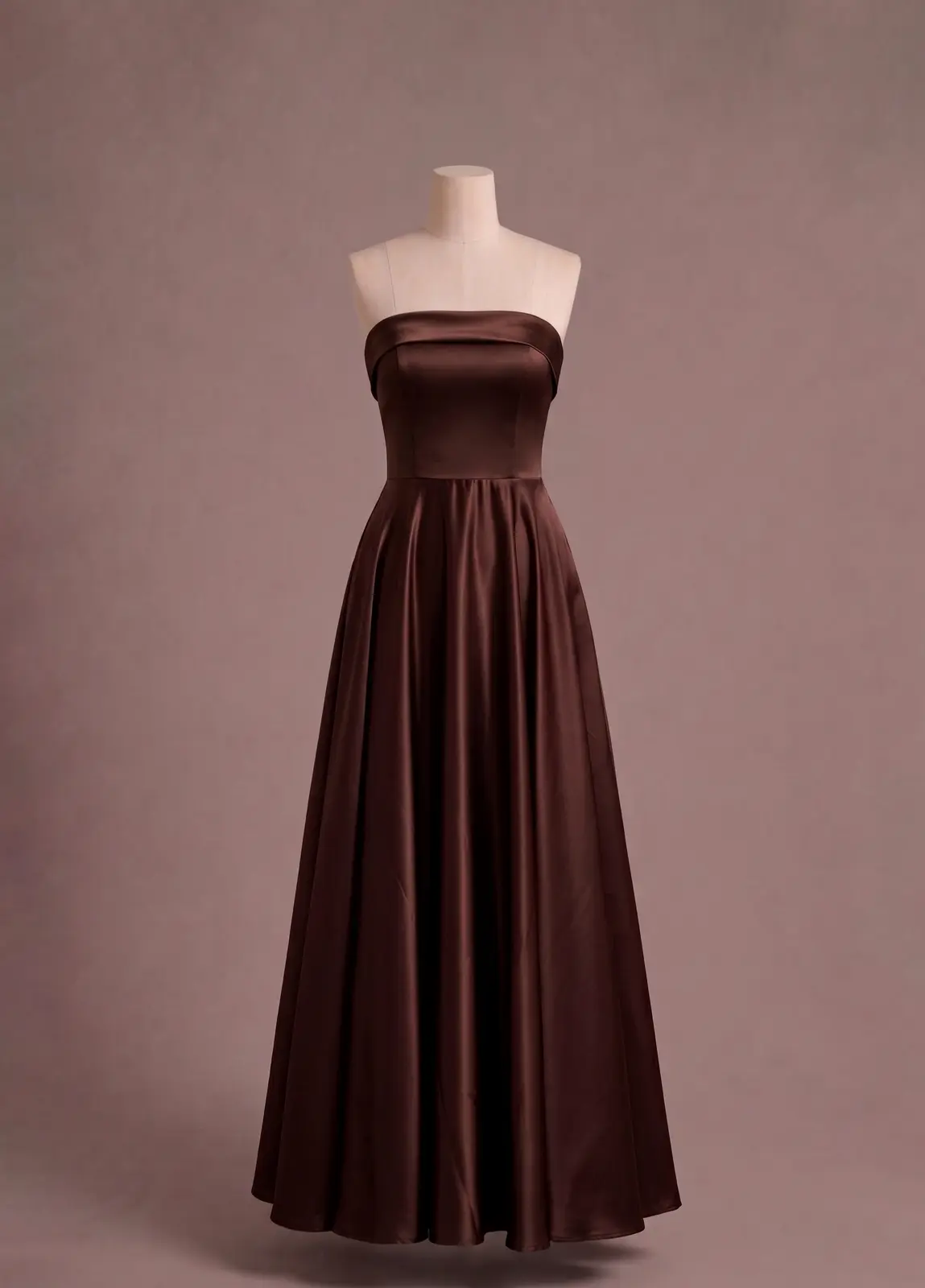 Vestido longo — Marrom na cor Marrom